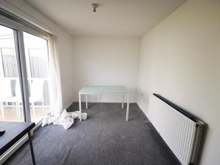 2 bedroom semi-detached house to rent - Photo 3