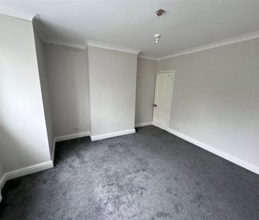 3 Bedroom House - Fort Road, Southampton - Photo 2