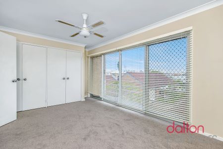 Three Bedroom Townhouse in Perfect Location! - Photo 5