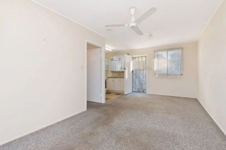 Charming Unit in Boutique Complex – Prime Coorparoo Location - Photo 3