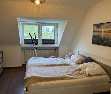 Düsseldorf-Eller: Großzügige 2-Zimmer-Dachgeschoss-Wohnung! - Foto 1