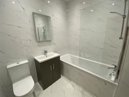 3 bedroom semi-detached house to rent - Photo 2