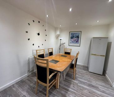 4 bedroom terraced house to rent - Photo 1