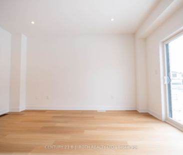 Townhouse For Lease | S8115906 - Photo 6