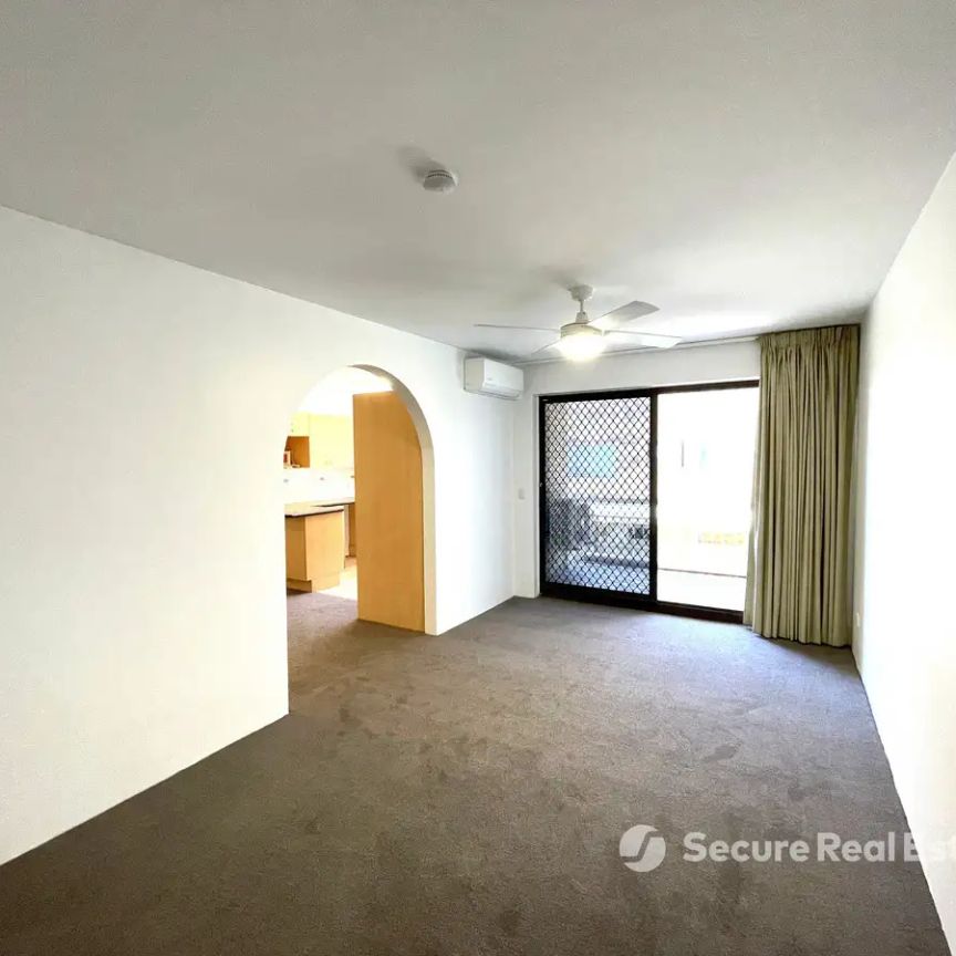 “Unit in Prime Taringa Location!” - Photo 1