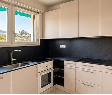 Grosszügige 4.5-ZWG mit Cheminée und weitläufiger Terrasse - Foto 4