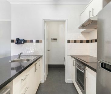 10/11 Regal Place, East Perth - Photo 1