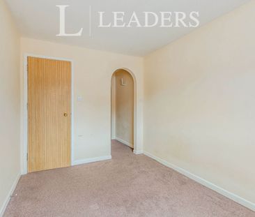 2 bedroom apartment to rent Manor Fields, Horsham, RH13 - Photo 2