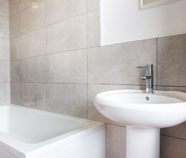 Queens Road, Hyde Park, Leeds - Photo 4