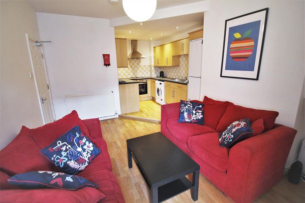 Dinsdale Road, Sandyford - Photo 1