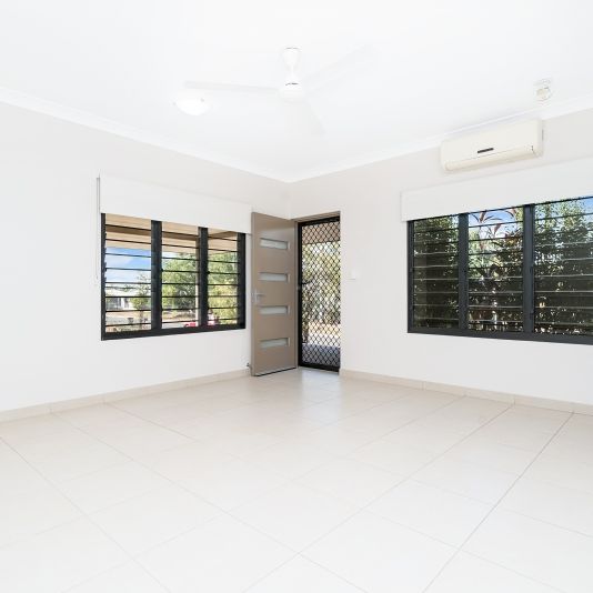 FAMILY HOME IN THE HEART OF ROSEBERY - Photo 1