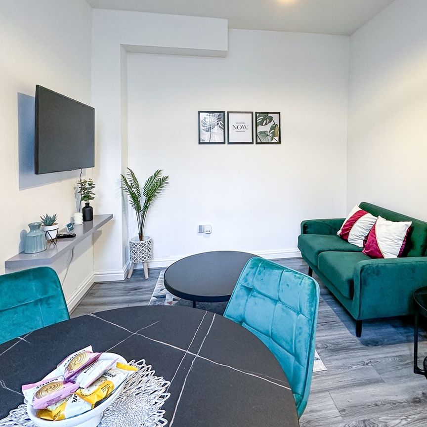 Room in a Shared House, Ashfield Road, M13 - Photo 1