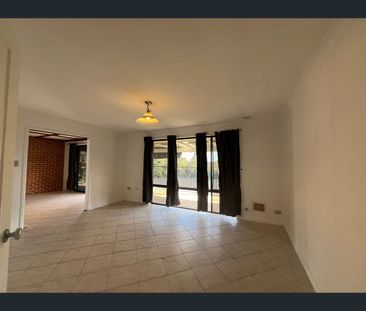 9 Minchin Court, Padbury, WA 6025 - Photo 3