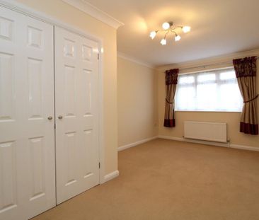 4 bedroom detached house to rent - Photo 6