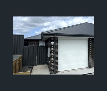 Spacious Duplex - Ducted Air & Alfresco - Photo 2