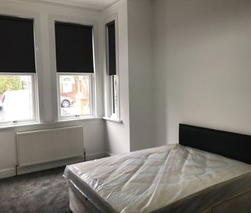 5 Bed Terraced House, Shrewsbury Road, E7 - Photo 3