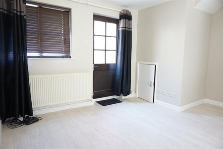 Alcester Road, Feckenham - Photo 3