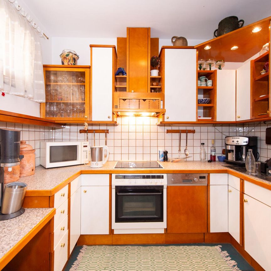 Charmante, möblierte 2-Zimmer-Wohnung mit Balkon im 2. Liftstock - Photo 1