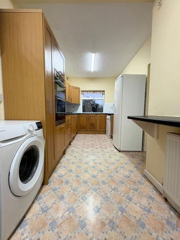 3 bedroom detached house to rent - Photo 2