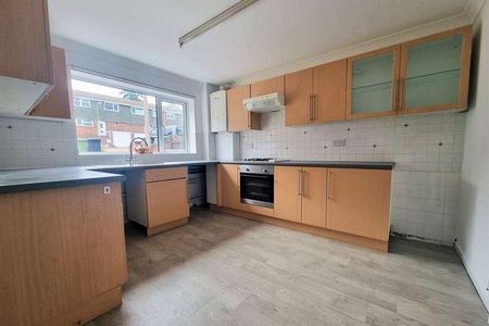 Chandlers, SO53 - Photo 2