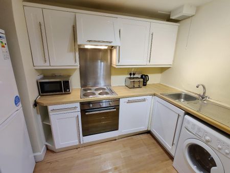 4 bedroom flat to rent - Photo 5