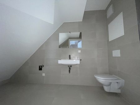 Perfektastraße-Lemböckgasse! Dachgeschosswohnung zzgl. 7,90 m² Terrasse nähe U-Bahnlinie! - Photo 3