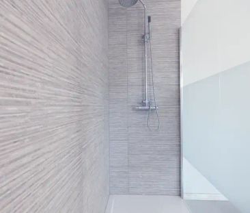 --- NIEUW --- Ruime, volledig gerenoveerde woning (±164m²) met 5 vo... - Photo 3
