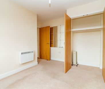 2 bed apartment to rent in Commercial Road, Bournemouth, BH2 - Photo 3