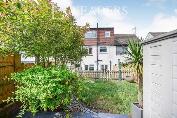 3 bedroom terraced house to rent - Photo 1