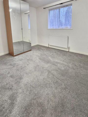 3 bedroom property to rent - Photo 3