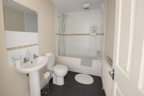 4 bedroom terraced house to rent - Photo 1