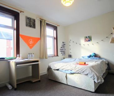 5 bedroom terraced house to rent - Photo 4