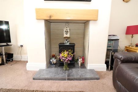 2 bedroom House To Let - Photo 5