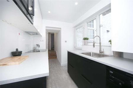 A stylish one bedroom garden flat in a fantastic location close to Angel, Highbury & Islington, Shoreditch and Old Street. - Photo 3