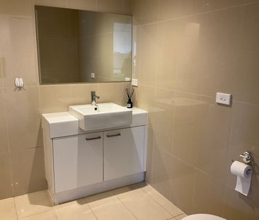 8/256 Waiora Road, Macleod - Photo 3