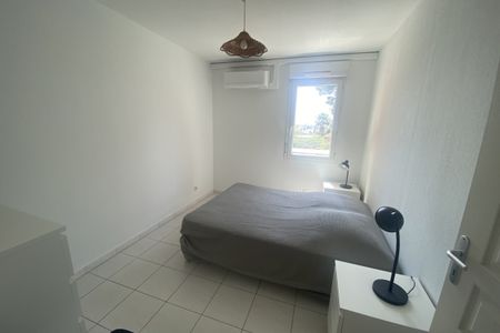 T3 MEUBLE TERRASSE LA SEYNE SUR MER SUD - Photo 2