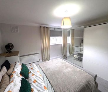 2 bedroom maisonette to rent - Photo 4