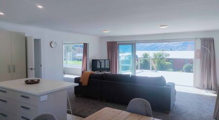 Spacious Kingston home - Photo 5