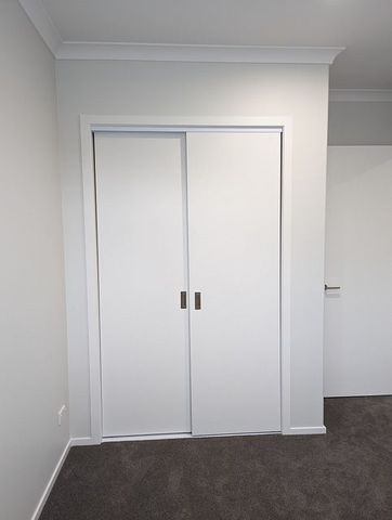 Charming 3BR Home in Chartwell! - Photo 3