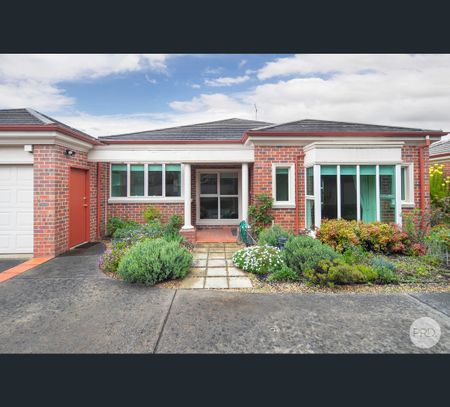 2/1364 Gregory Street, Lake Wendouree, Vic 3350 - Photo 3