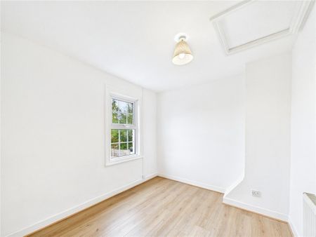 2 bedroom end of terrace house to rent - Photo 4