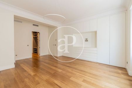 Luxury Apartment for rent in Madrid, Autonomous Region of Madrid - Photo 5