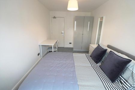 2 bedroom flat to rent - Photo 4