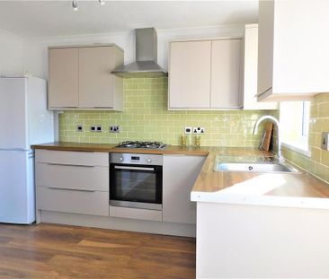 2 bedroom end of terrace house to rent - Photo 4