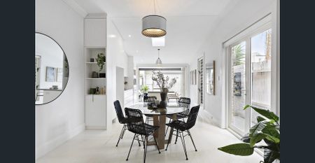 Reimagined period residence / refined modern living - Photo 2