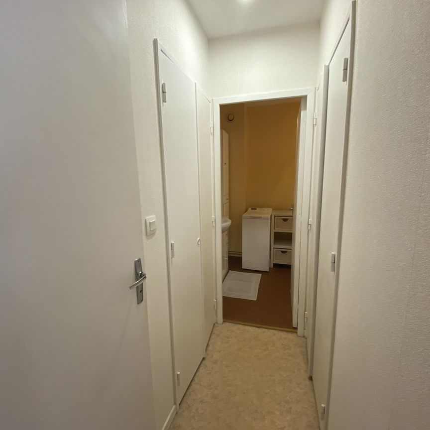 Location Appartement 2 pièces 43m² LE CREUSOT 71200 - Photo 1