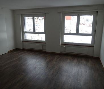 Rent a 2 rooms apartment in La Chaux-de-Fonds - Foto 3