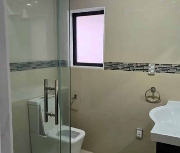 Charming 2BR Flat in Mangere, Auckland - Photo 5