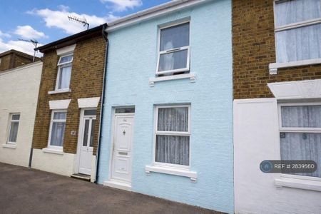 2 bedroom terraced house to rent - Photo 2