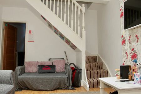Montague Road (3 bed) - Photo 4